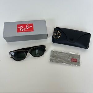 Ray-Ban Wayfarer Polarized Sunglasses *With Flaws See Description